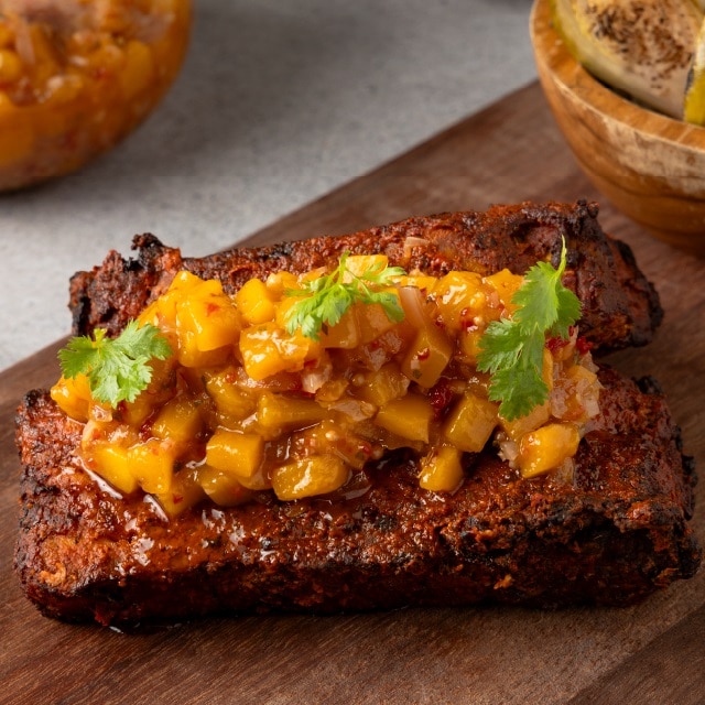 Porkbelly a las brasas con chutney y bruselas Porkbelly a las brasas con chutney y bruselas